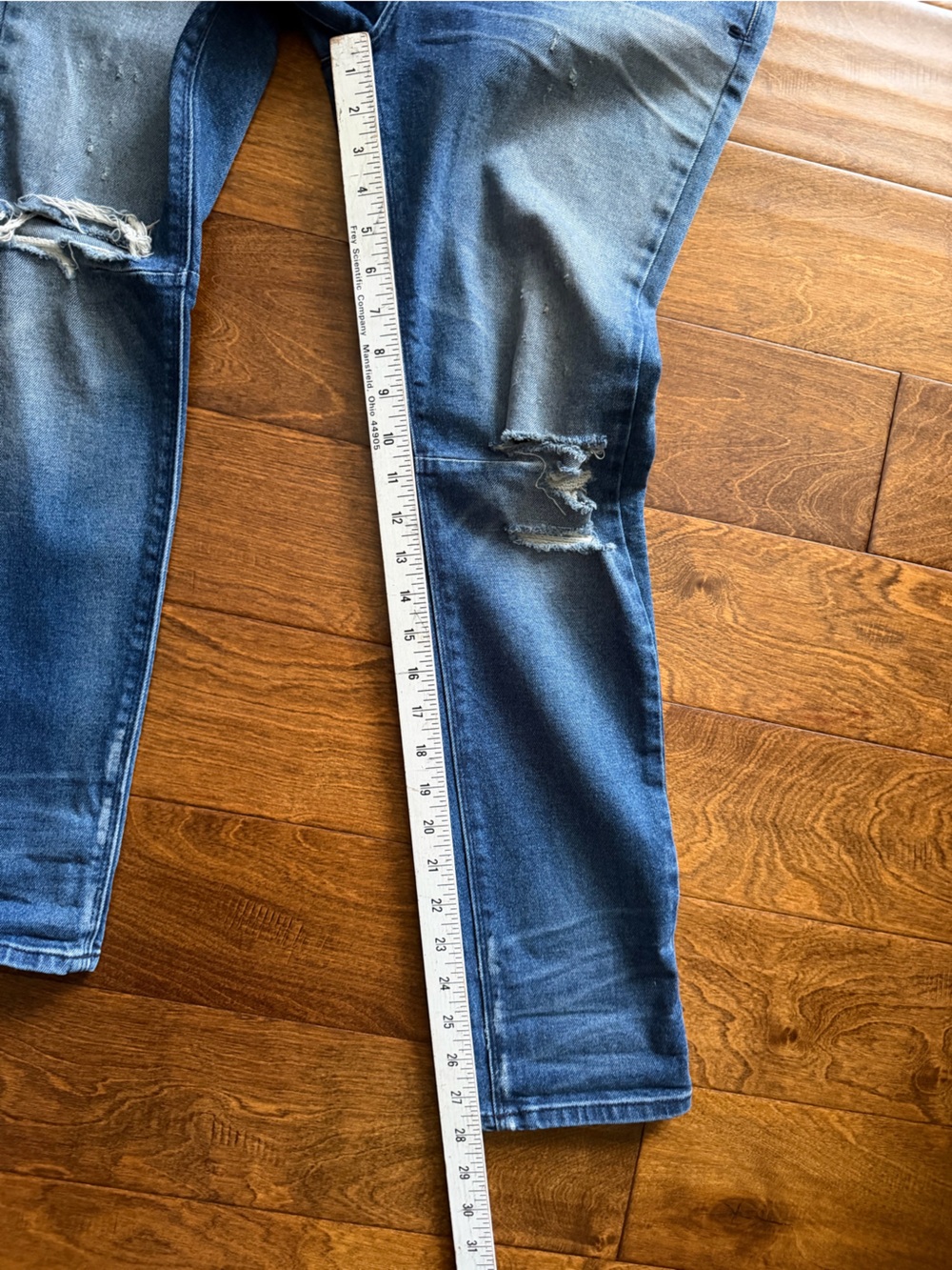 RtA Women's Distressed Denim Skinny Jeans Button Fly Blue Wash Size 27 (fits 30) - Picture 11 of 11